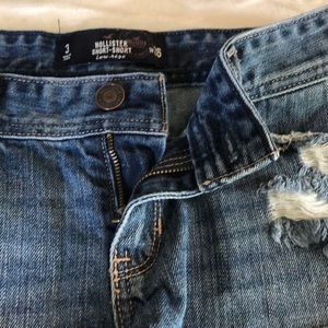 Hollister Distressed Shorts Size 3 Waist 26